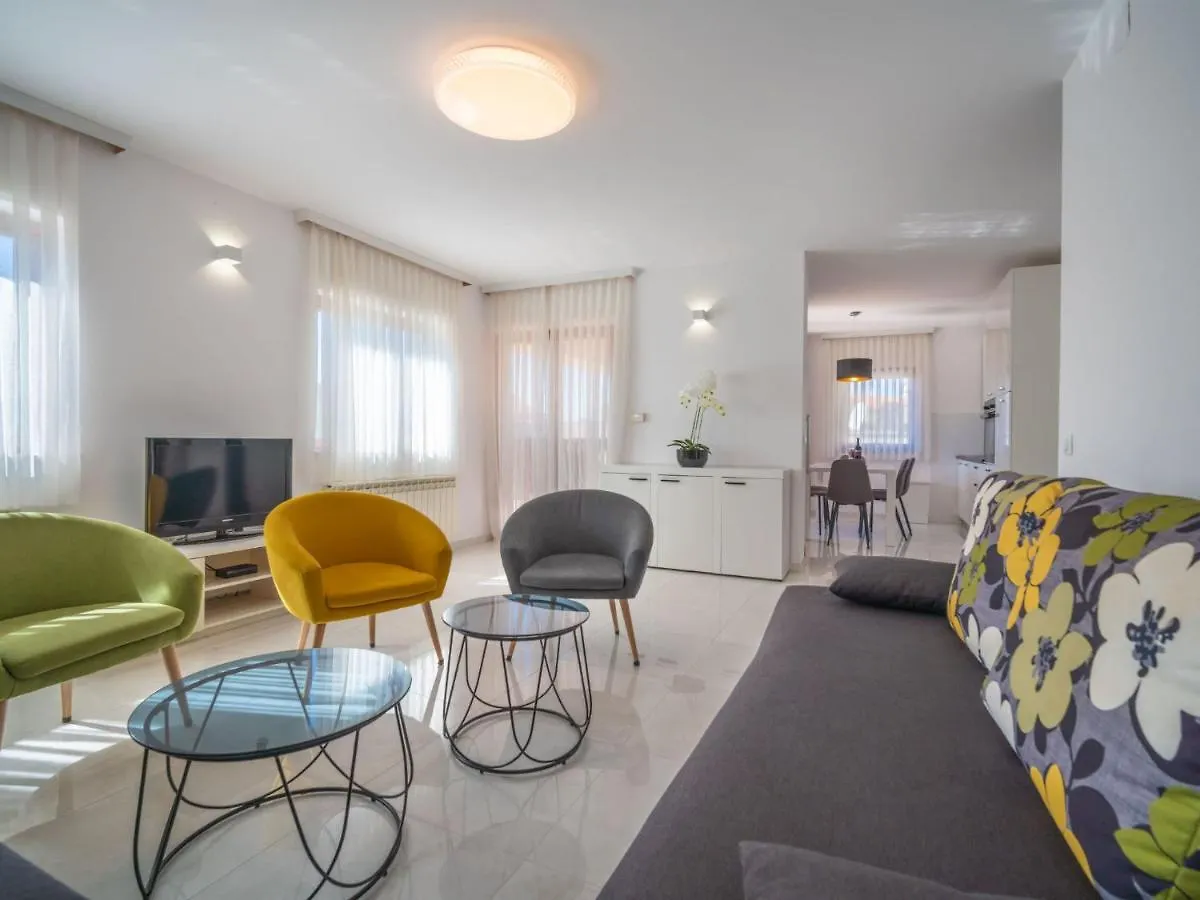 Apartment Damir-1 Crikvenica