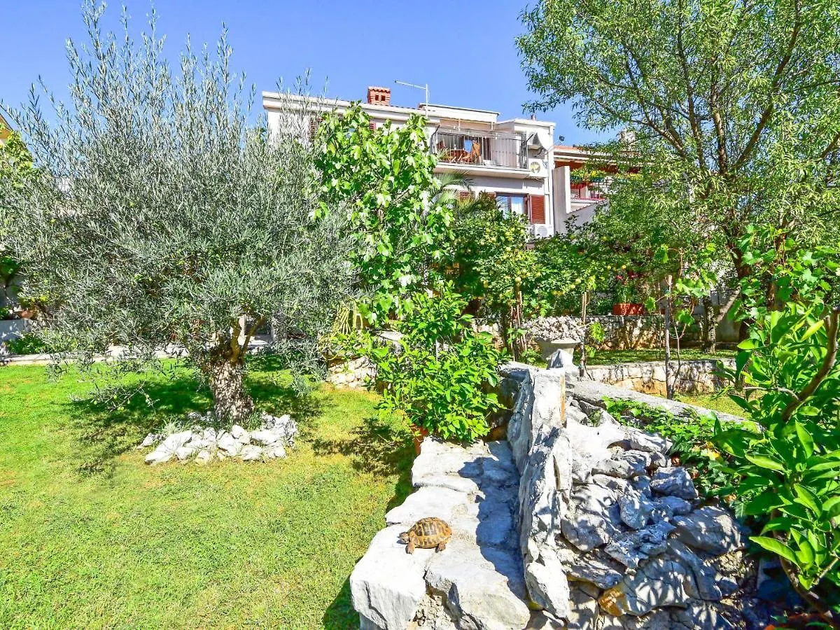 Apartment Damir-1 Crikvenica 0*,