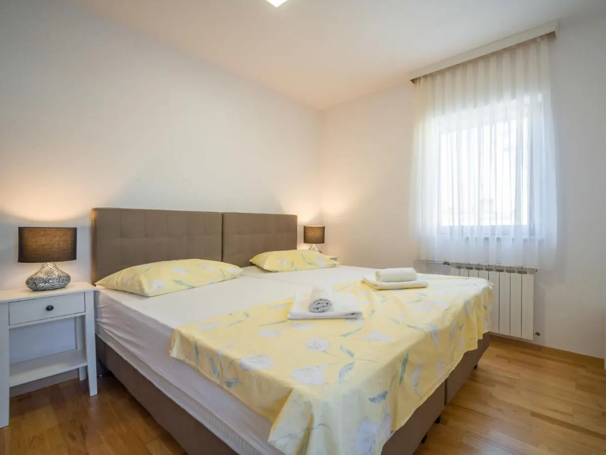 Apartment Damir-1 Crikvenica